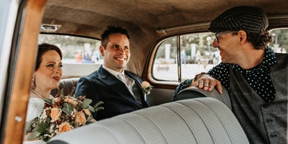 Hochzeitsauto-Vermietung - Marke: Mercedes Benz - Rheinland-Pfalz - www.paule-ponton.de
Mercedes-Benz 220S aus dem Jahre 1958
° Hochzeitsfahrten
° Erlebnisfahrten
° Foto, Film, Events
° Der Chauffeur mit Gesang & Gitarre
Standort: 56564 Neuwied - Hochzeits-Oldtimer Paule Ponton - Mercedes-Benz Ponton 220S, 1958, Hochzeits-Oldtimer aus Neuwied Koblenz
