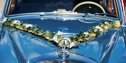 Hochzeitsauto-Vermietung - Marke: Mercedes Benz - Rheinland-Pfalz - www.paule-ponton.de
Mercedes-Benz 220S aus dem Jahre 1958
° Hochzeitsfahrten
° Erlebnisfahrten
° Foto, Film, Events
° Der Chauffeur mit Gesang & Gitarre
Standort: 56564 Neuwied - Hochzeits-Oldtimer Paule Ponton - Mercedes-Benz Ponton 220S, 1958, Hochzeits-Oldtimer aus Neuwied Koblenz
