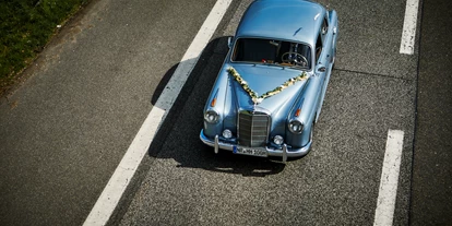Hochzeitsauto-Vermietung - Marke: Mercedes Benz - Rheinland-Pfalz - www.paule-ponton.de
Mercedes-Benz 220S aus dem Jahre 1958
° Hochzeitsfahrten
° Erlebnisfahrten
° Foto, Film, Events
° Der Chauffeur mit Gesang & Gitarre
Standort: 56564 Neuwied - Hochzeits-Oldtimer Paule Ponton - Mercedes-Benz Ponton 220S, 1958, Hochzeits-Oldtimer aus Neuwied Koblenz