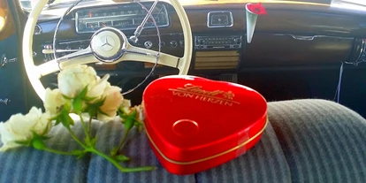 Hochzeitsauto-Vermietung - Marke: Mercedes Benz - Rheinland-Pfalz - www.paule-ponton.de
Mercedes-Benz 220S aus dem Jahre 1958
° Hochzeitsfahrten
° Erlebnisfahrten
° Foto, Film, Events
° Der Chauffeur mit Gesang & Gitarre
Standort: 56564 Neuwied - Hochzeits-Oldtimer Paule Ponton - Mercedes-Benz Ponton 220S, 1958, Hochzeits-Oldtimer aus Neuwied Koblenz