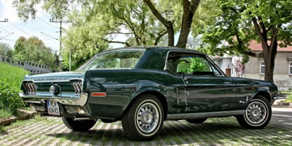 Hochzeitsauto-Vermietung - Einzugsgebiet: national - Wien-Stadt - Ford Mustang Hardtop 289 Bj. 68 - Ford Mustang Hardtop Bj. 68 von Autovermietung Ing. Alfred Schoenwetter