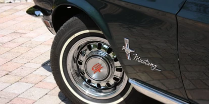 Hochzeitsauto-Vermietung - Einzugsgebiet: national - Wien-Stadt - Ford Mustang Hardtop 289 Bj. 68 - Ford Mustang Hardtop Bj. 68 von Autovermietung Ing. Alfred Schoenwetter