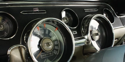 Hochzeitsauto-Vermietung - Einzugsgebiet: national - Wien-Stadt - Ford Mustang Hardtop 289 Bj. 68 - Ford Mustang Hardtop Bj. 68 von Autovermietung Ing. Alfred Schoenwetter
