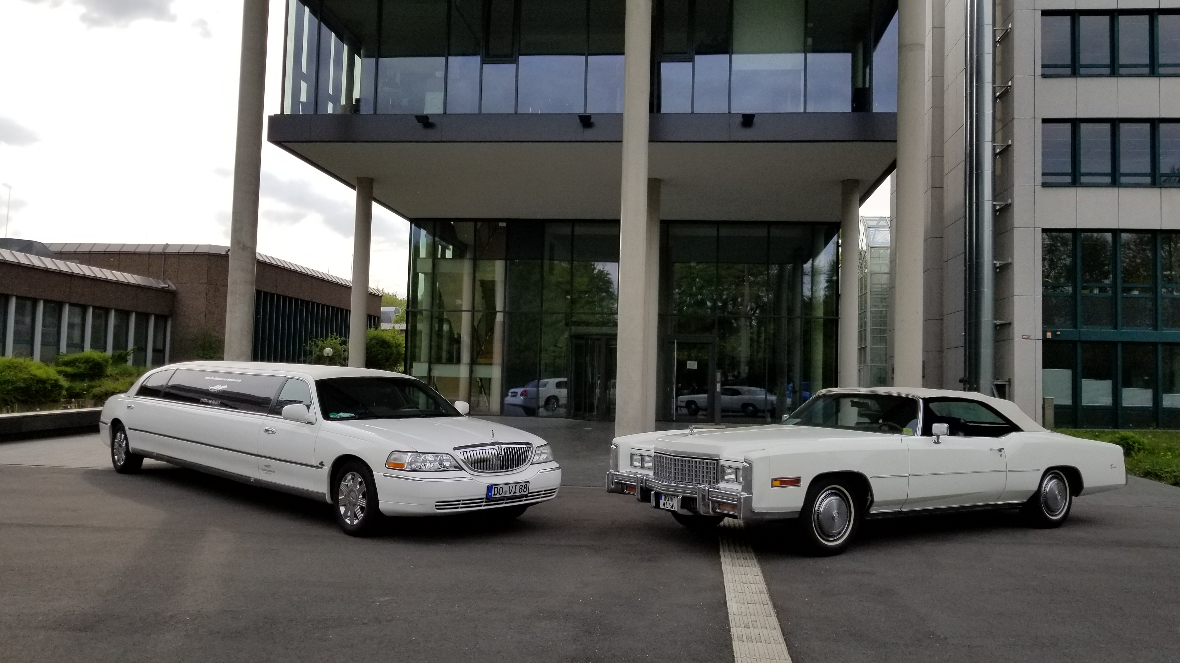 Hochzeitsauto-Vermietung - Einzugsgebiet: national - Halver - Cadillac Eldorado und unsere Stretchlimousine - Cadillac Eldorado Convertible 1975