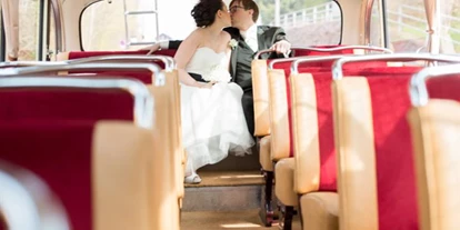 Hochzeitsauto-Vermietung - Farbe: Gelb - Oberösterreich - Mit dem Oldtimerbus in den Hafen der Ehe chauffiert werden - Mercedes Benz O 321 H & O 321 HL von Messinger Reisen