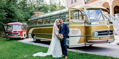 Hochzeitsauto-Vermietung - Farbe: Gelb - Oberösterreich - Oldtimerbusse Messinger
© Stefanie Reindl Photography - Mercedes Benz O 321 H & O 321 HL von Messinger Reisen