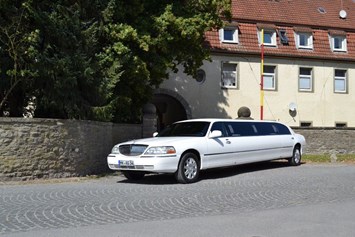 Hochzeitsauto: Luxus Lincoln Town Car Stretchlimousine