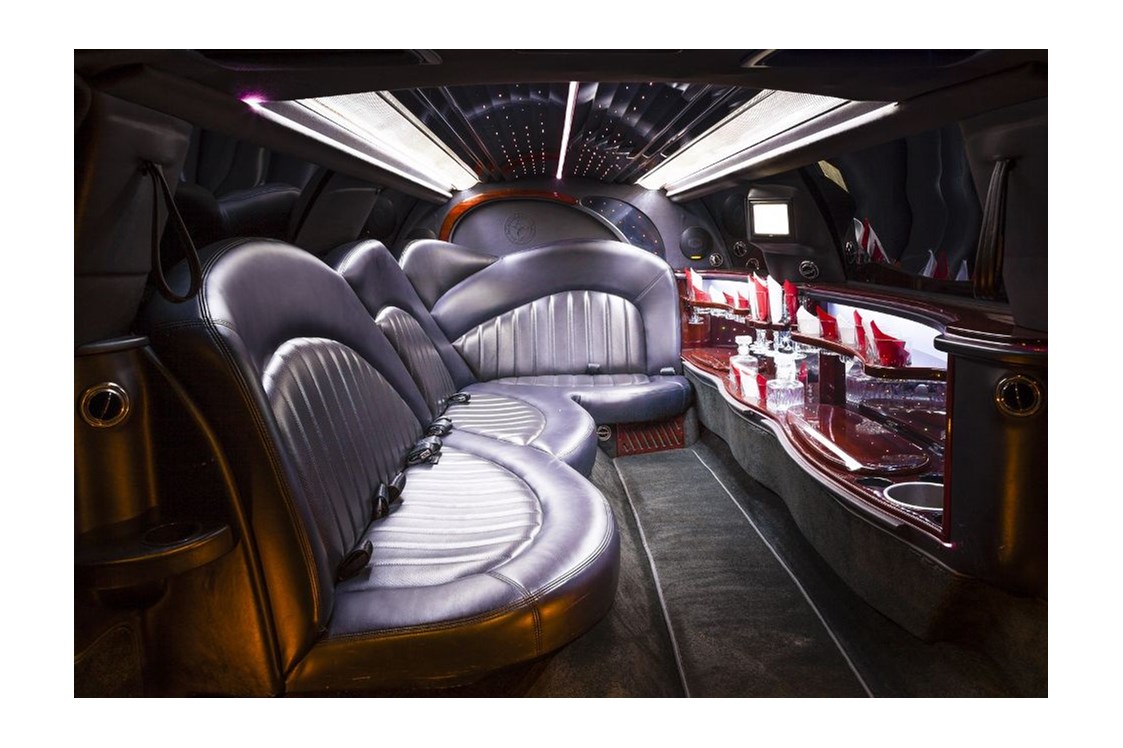 Hochzeitsauto: Luxus Lincoln Town Car Stretchlimousine