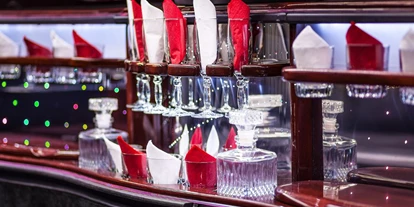 Hochzeitsauto-Vermietung - Chauffeur: nur mit Chauffeur - Gelsenkirchen - Luxus Lincoln Town Car Stretchlimousine