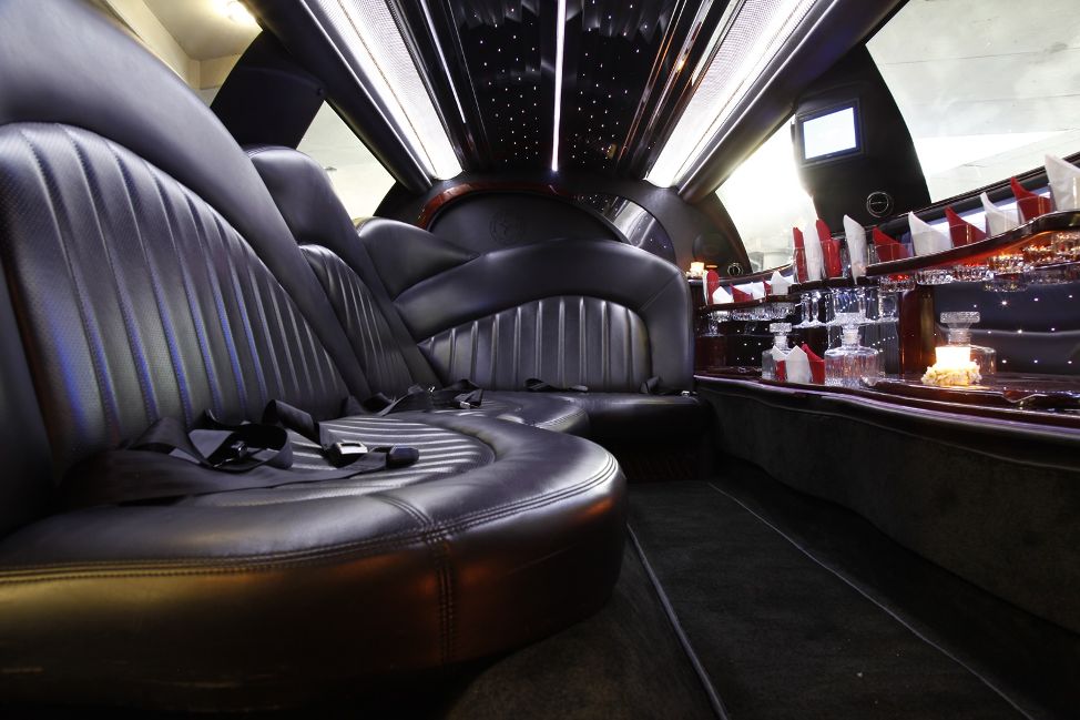 Hochzeitsauto-Vermietung - Einzugsgebiet: national - Halver - Luxus Lincoln Town Car Stretchlimousine