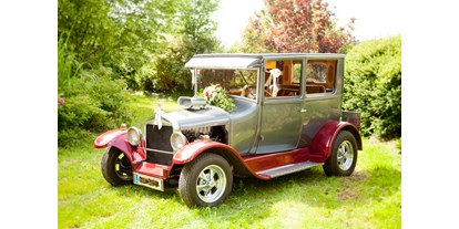 Hochzeitsauto-Vermietung - Farbe: Silber - Ford Model T Hot Rod