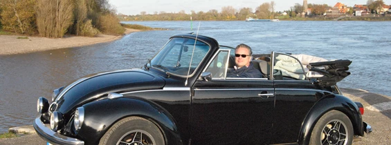 Hochzeitsauto: Käfer 1303 Cabrio von Düsseldorf Safari