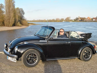 Hochzeitsauto: Käfer 1303 Cabrio von Düsseldorf Safari
