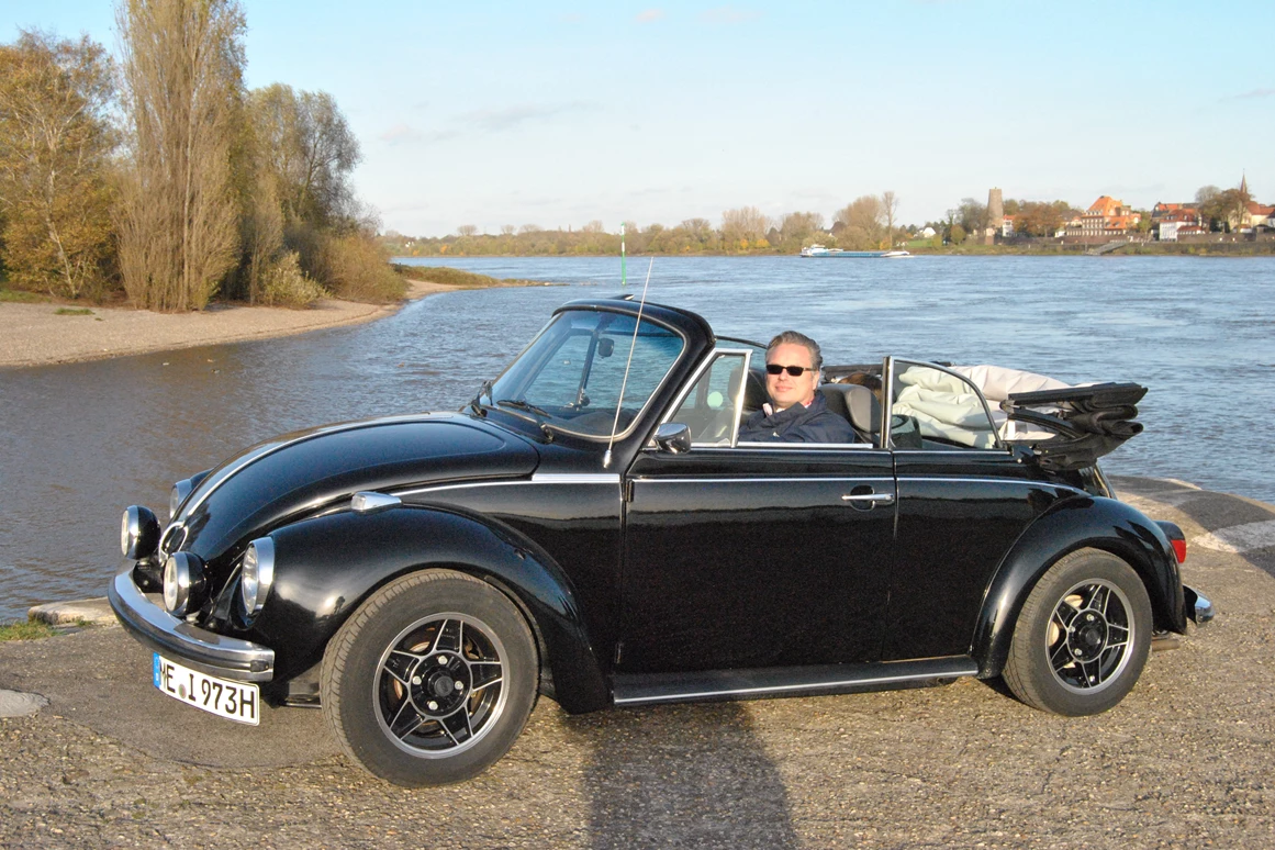 Hochzeitsauto: Käfer 1303 Cabrio von Düsseldorf Safari