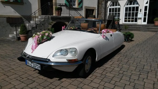 Hochzeitsauto: Citroen DS Cabrio "Die Göttin"