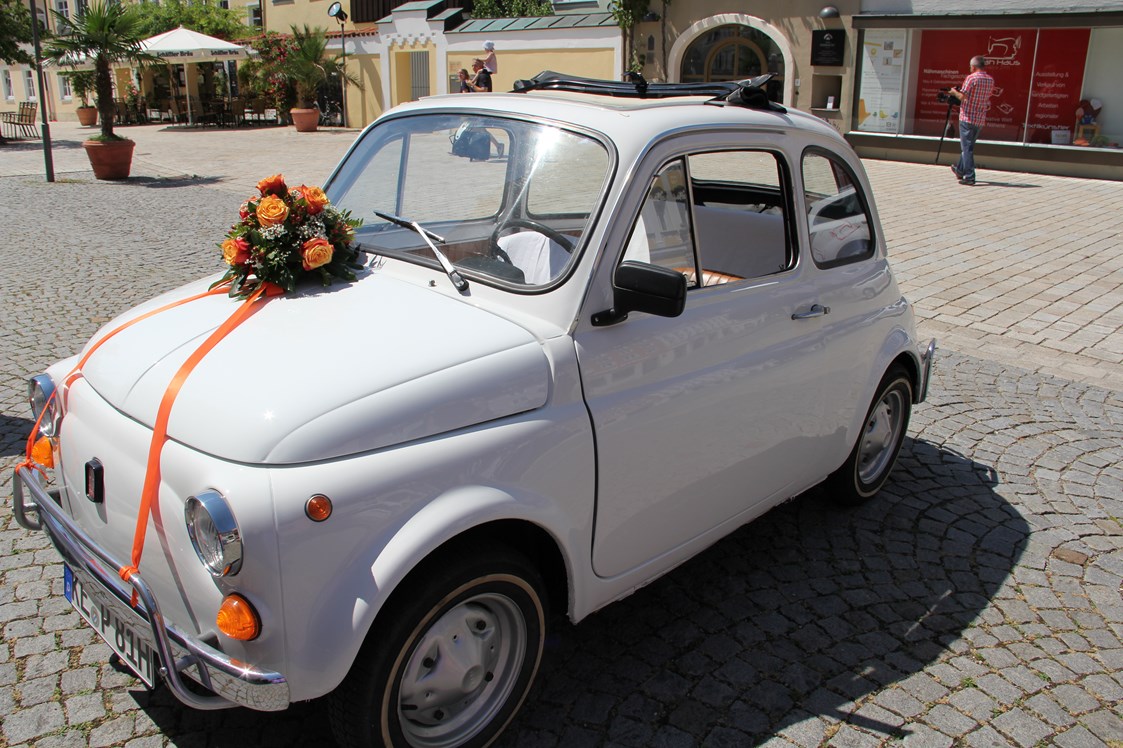 Hochzeitsauto: Bin ich nicht schick? :-) - Fiat 500 L