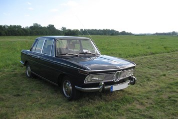 Hochzeitsauto: Die BMW "Gentlemanlimousine" aus den sechziger Jahren mieten Sie für Oldtimerfahrten rund um den Bodensee. - Tolle OIdtimer Hochzeitsautos mieten am Bodensee
