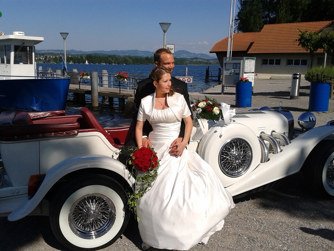 Hochzeitsauto: Nur das Brautpaar ist schöner - Oldtimer-Traumfahrt Excalibur