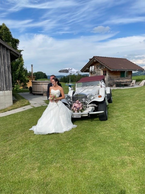 Hochzeitsauto: Hochzeit auf der Alp - Oberhelfenschwil - Oldtimer-Traumfahrt Excalibur