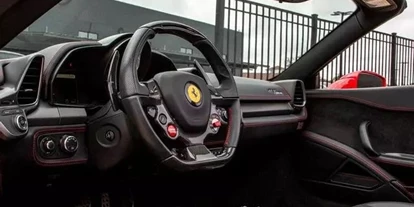 Hochzeitsauto-Vermietung - Oberursel - Offener Brautwagen mit Pferd? Ein Ferrari Cabrio! Den 458 Spider als Hochzeitsauto mieten.