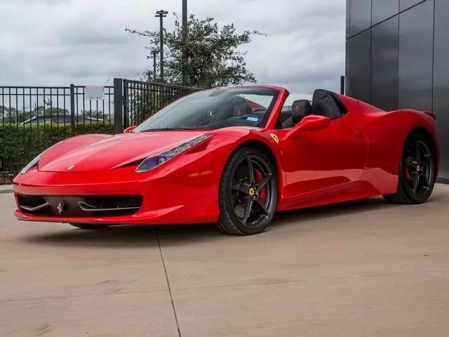 Hochzeitsauto-Vermietung - Einzugsgebiet: international - Hessen - Offener Brautwagen mit Pferd? Ein Ferrari Cabrio! Den 458 Spider als Hochzeitsauto mieten.