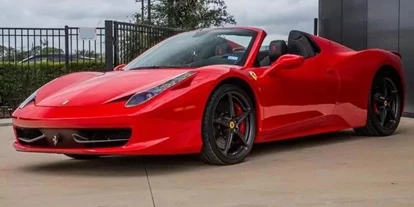 Hochzeitsauto-Vermietung - Oberursel - Offener Brautwagen mit Pferd? Ein Ferrari Cabrio! Den 458 Spider als Hochzeitsauto mieten.