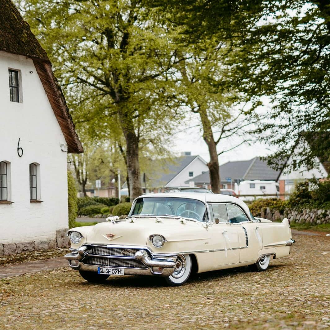Hochzeitsauto-Vermietung - Art des Fahrzeugs: Oberklasse-Wagen - Schleswig-Holstein - Cadillac Sedan DeVille 1956