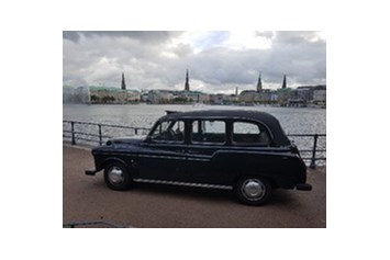 Hochzeitsauto: London Taxi an der Alster - London Taxi Oldtimer