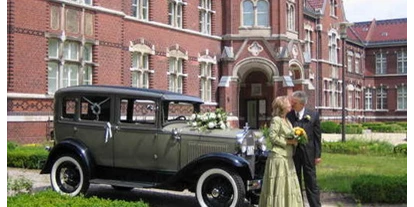 Hochzeitsauto-Vermietung - Shuttle Service - Berlin-Stadt Tempelhof - Hochzeit Korduan - Ford Modell A Town Sedan von rollsroyce-vermietung.de