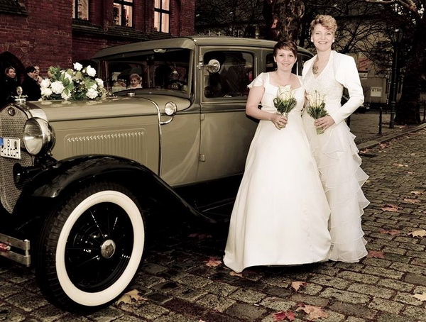 Hochzeitsauto-Vermietung - Marke: Ford - Großbeeren - Lebenspartnerschaft Remus - Ford Modell A Town Sedan von rollsroyce-vermietung.de