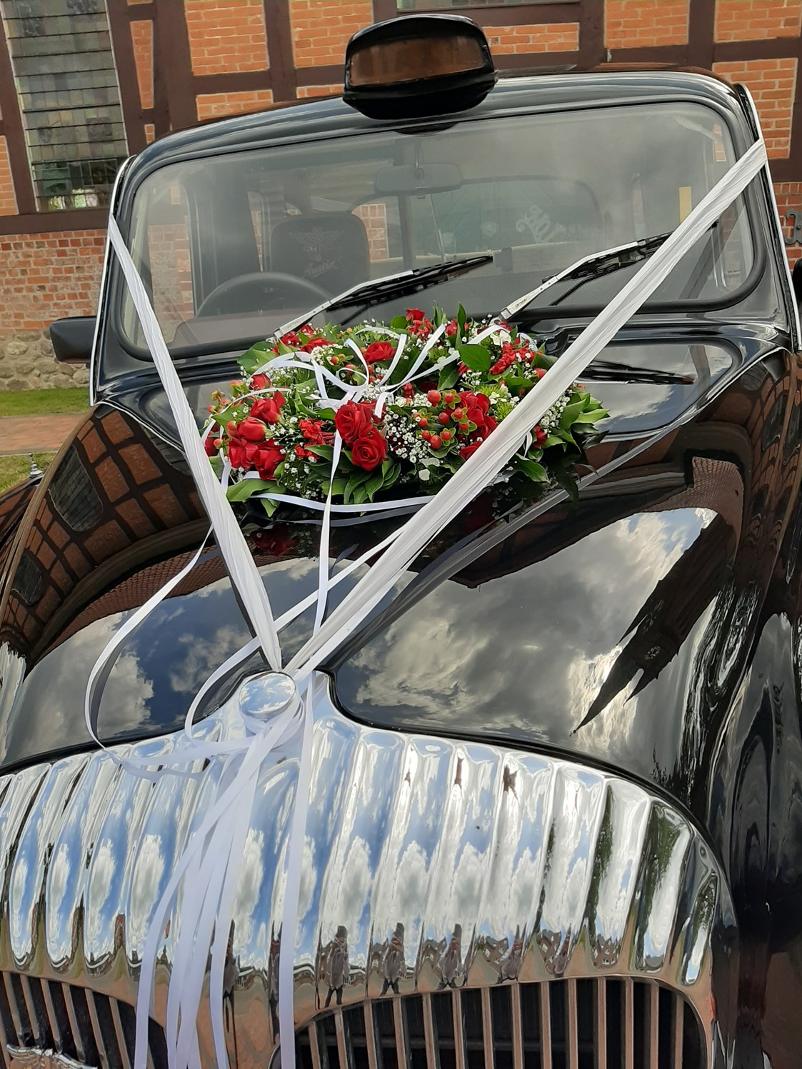 Hochzeitsauto: Blumen werden immer nach Absprache bestellt. - London Cab Lüneburg
