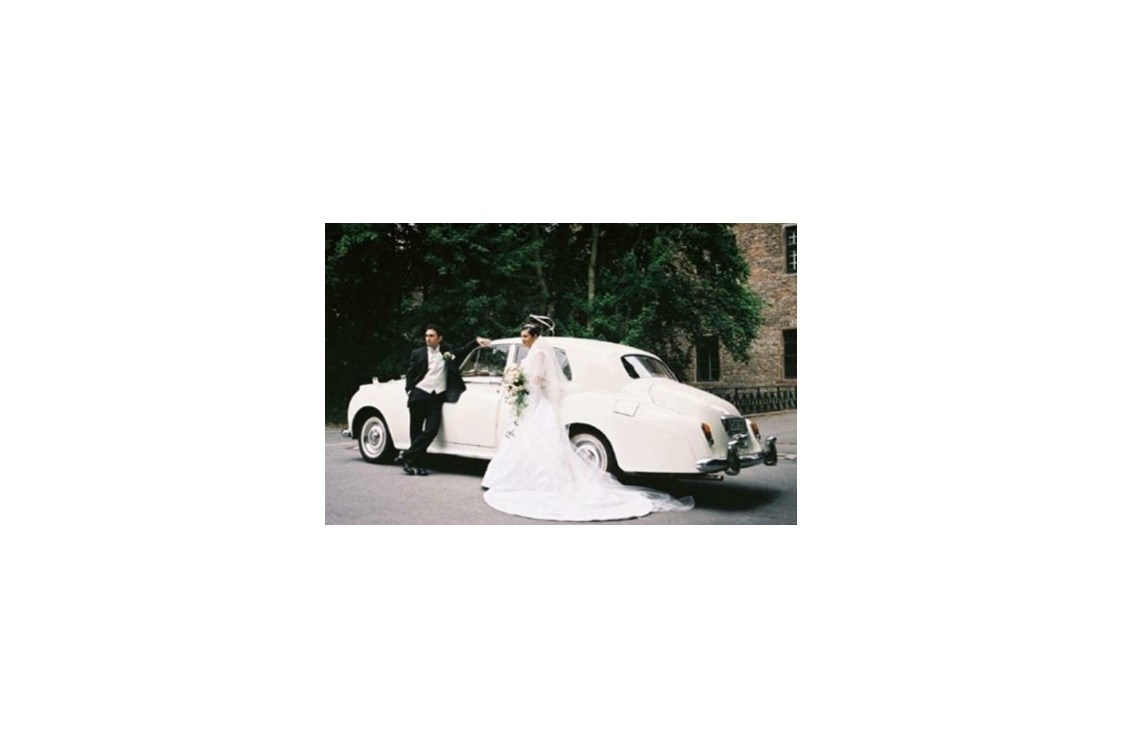 Hochzeitsauto: Bentles SI in weiss
Der Gentlemann unter den britischen Oldtimern.
Baugleich mit dem Rolls Royce Cloud.
 - London-Taxi/Hochzeits Taxi/Wedding Taxi/Hochzeitsauto