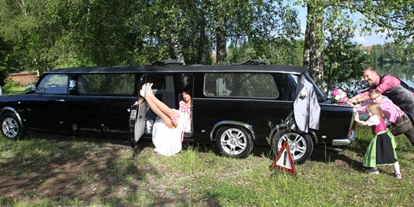 Hochzeitsauto-Vermietung - Getränke - Berlin-Umland - Foto-Spass mit der Trabbi Limo - Trabant Stretchlimousinen von Trabi-XXL Trabi-XXL Trabant Stretchlimousine