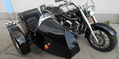 Hochzeitsauto-Vermietung - Einzugsgebiet: national - Wien-Stadt - ...oder eine starke Yamaha. - Lincoln Continental