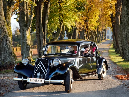 Hochzeitsauto-Vermietung - Farbe: Schwarz - Oberösterreich - Hochzeitsauto Citroen 11CV, Oldtimer - Guide & More e.U.