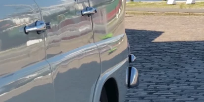 Hochzeitsauto-Vermietung - Einzugsgebiet: regional - Hamburg-Umland - In Hamburg, Blick auf den Hafen - Oldtimer Fahrdienst
