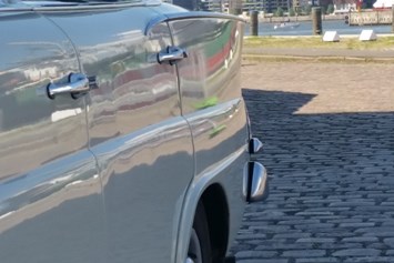 Hochzeitsauto: In Hamburg, Blick auf den Hafen - Oldtimer Fahrdienst