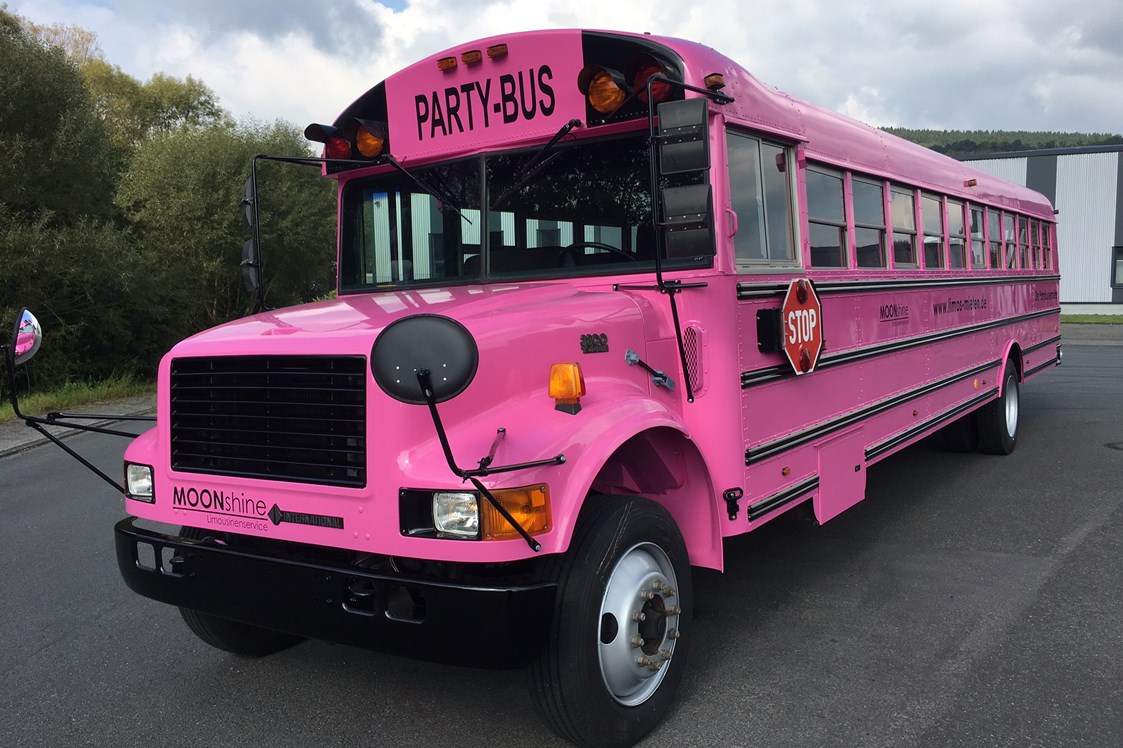 Hochzeitsauto: Partybus in pink - Chrysler 300C Stretchlimousine Permutt weiß - Modernste Ausstattung - Eycatcher