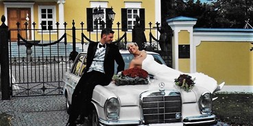 Hochzeitsauto-Vermietung - Farbe: Beige - Auch beim Fototermin eine gute Figur - Martin Schlund
