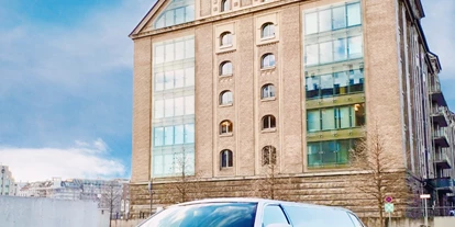 Hochzeitsauto-Vermietung - Shuttle Service - Berlin-Stadt Tempelhof - weiße CHRYSLER 300 c Stretchlimousine