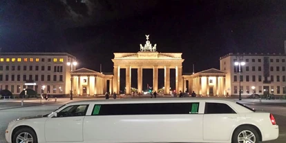 Hochzeitsauto-Vermietung - Shuttle Service - Berlin-Stadt Tempelhof - weiße CHRYSLER 300 c Stretchlimousine