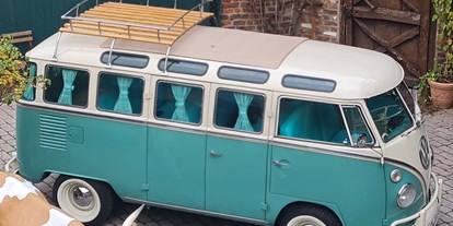Hochzeitsauto-Vermietung - Art des Fahrzeugs: Oldtimer - Dein Hochzeitsauto VW T1 Samba Bus türkis-weiss BJ 1968 