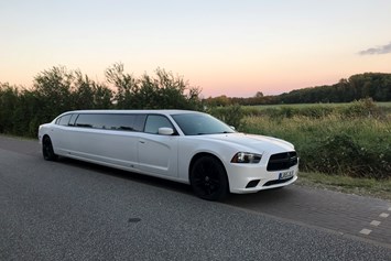Hochzeitsauto: Stretchlimousine Dodge Charger