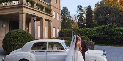 Hochzeitsauto-Vermietung - Antrieb: Benzin - Weisser Silver Cloud zur himmlischen Hochzeitsfahrt - Weisser Rolls Royce Silver Cloud