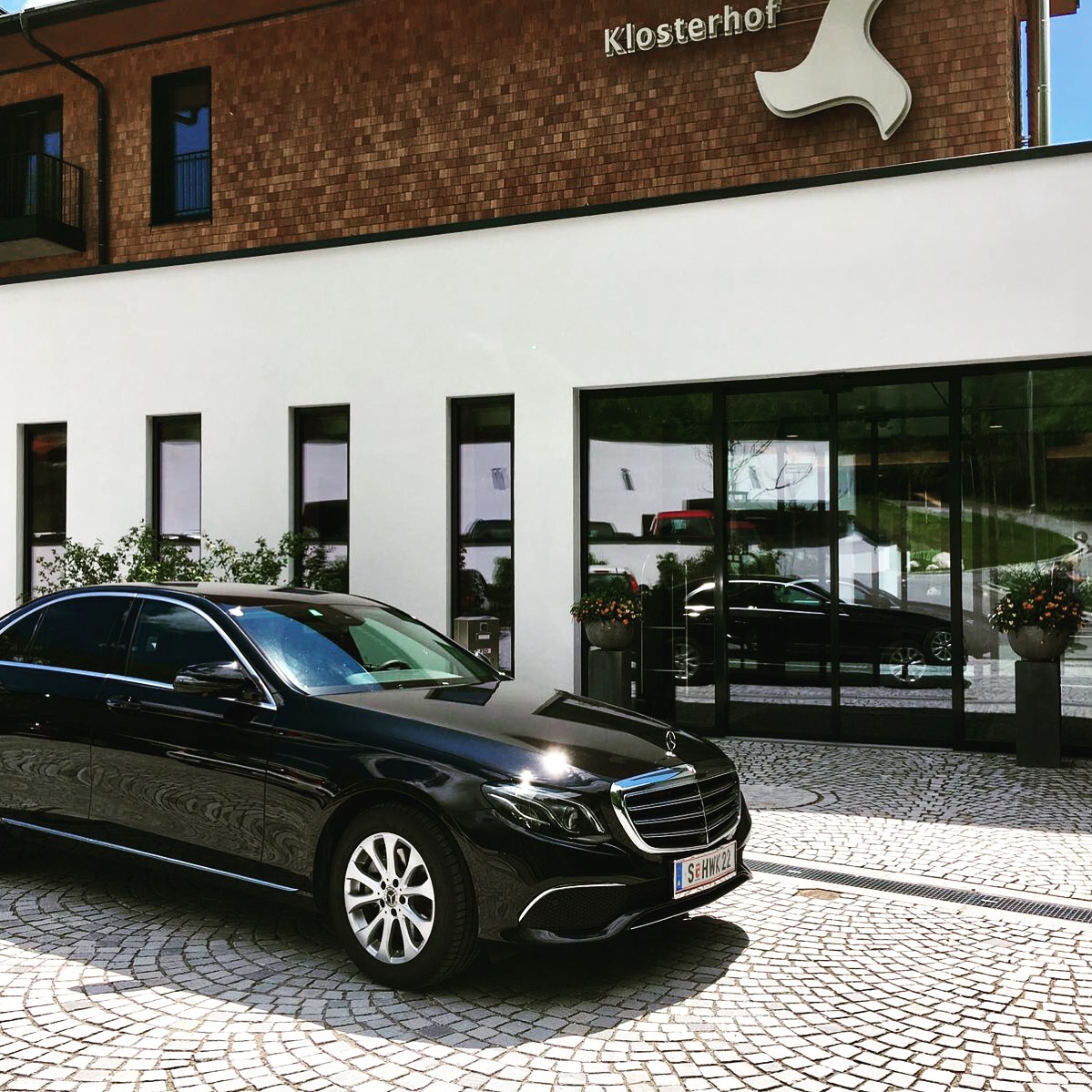 Hochzeitsauto-Vermietung - Versicherung: Vollkasko - Eugendorf - Mercedes E-Klasse von HWK Salzburg Limousinenservice