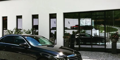 Hochzeitsauto-Vermietung - Versicherung: Vollkasko - Eugendorf - Mercedes E-Klasse von HWK Salzburg Limousinenservice