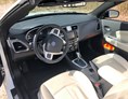 Hochzeitsauto: Lancia Flavia Cabrio, weiss
Cockpit - Lancia Flavia Cabrio weiss