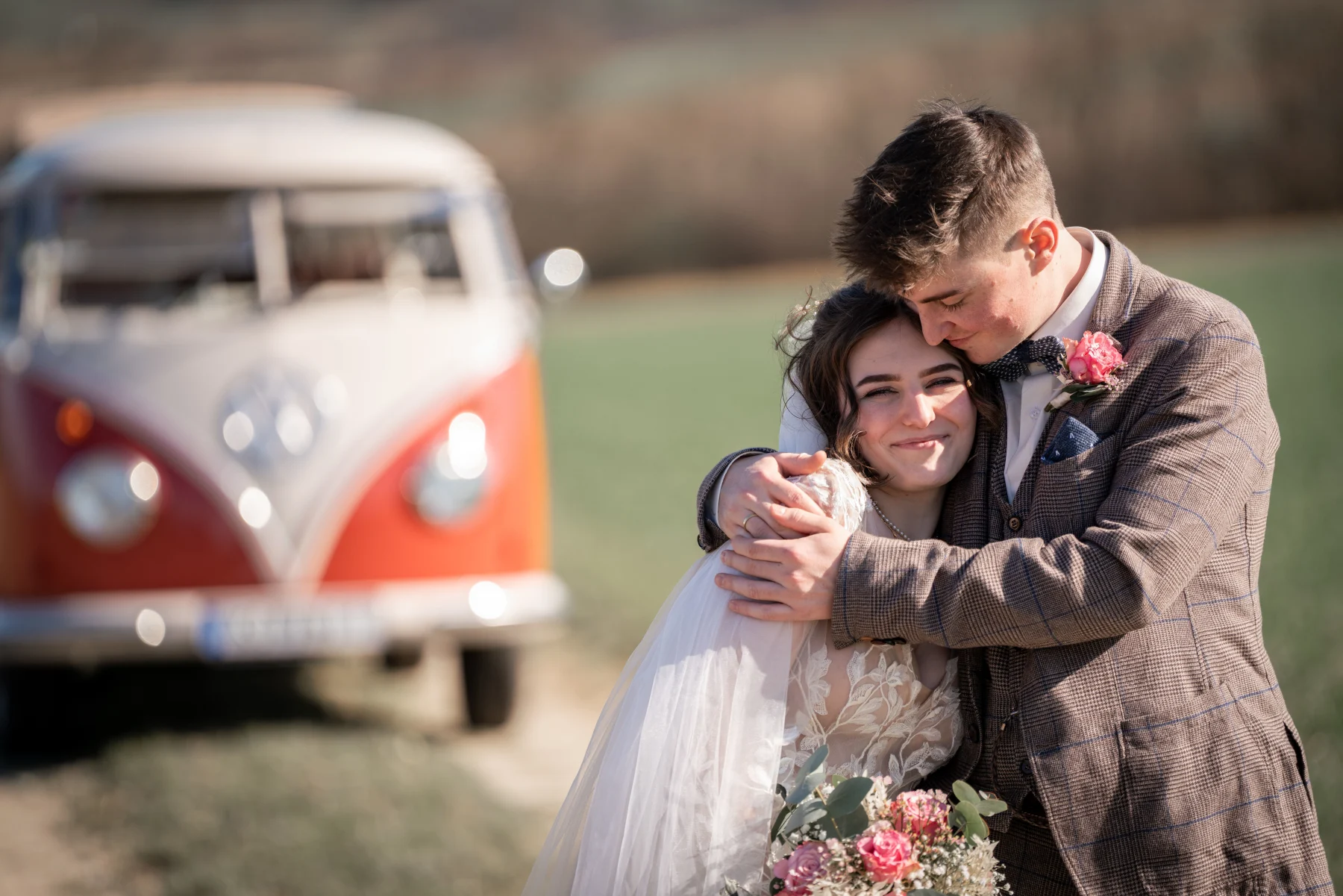 Hochzeitsauto: VW Bus T1 von Book a Bulli.com